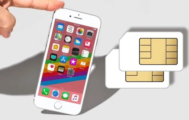 Смартфон и две SIM-карты