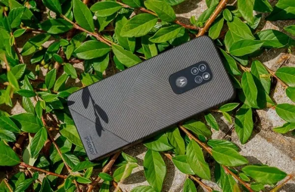 Обзор Motorola Defy (2021): возвращение защищённого смартфона