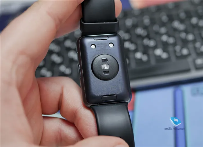Обзор Huawei Watch Fit - для тех, кто любит побольше