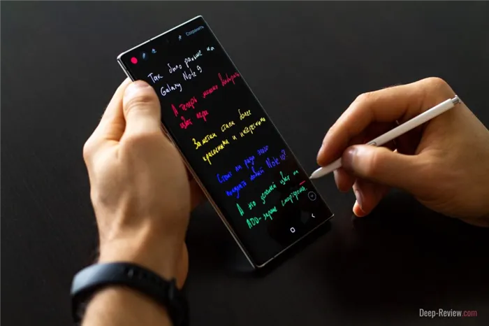 Цветные заметки на выключенном экране пером S Pen на Note 10