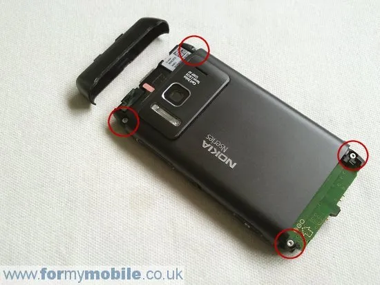 Как разобрать телефон Nokia N8 (9)