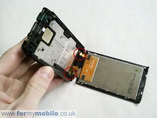 Как разобрать телефон Nokia N8 (11)