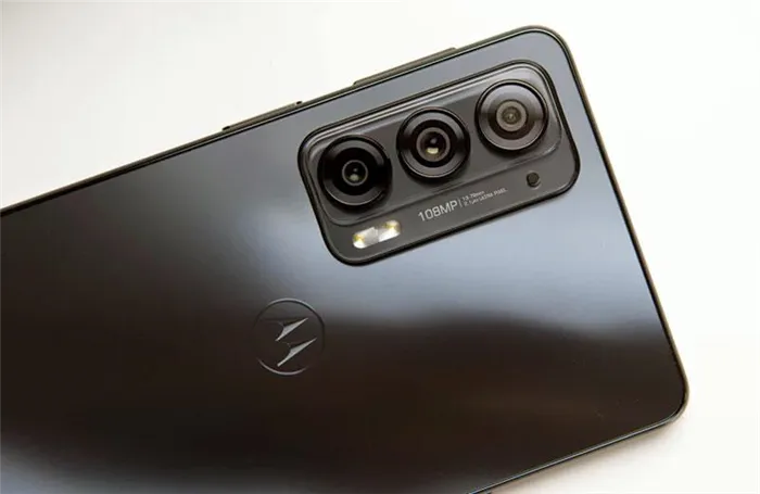 Камеры Motorola Edge 20
