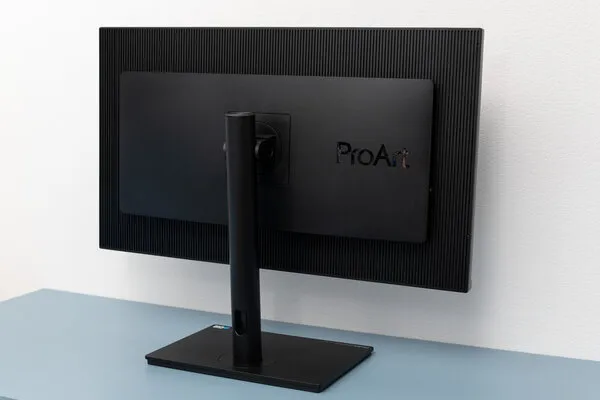 32 дюйма для профессионалов. Обзор ASUS ProArt Display PA329CV — Внешний вид и подставка. 9