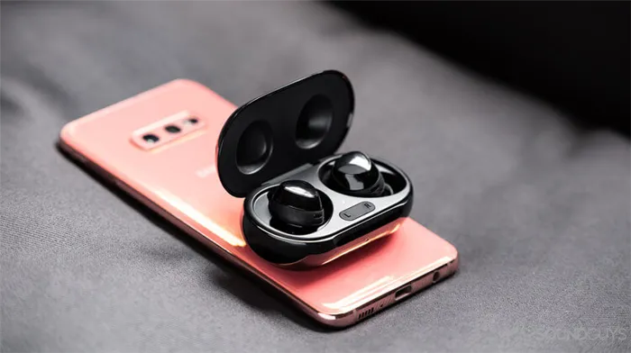 Наушники Samsung Galaxy Buds Plus зарядка от телефона