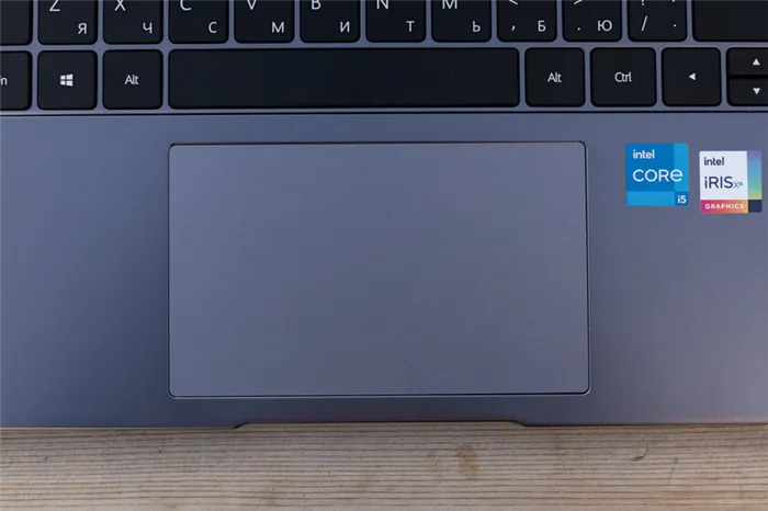 Обзор Huawei MateBook D 15 (2021): новое железо, старые проблемы — Миниатюрная клавиатура для большого ноутбука. 3