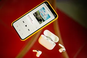 Льют в уши Apple выпустила AirPods Pro за 21 тысячу рублей. Стоят ли они того?