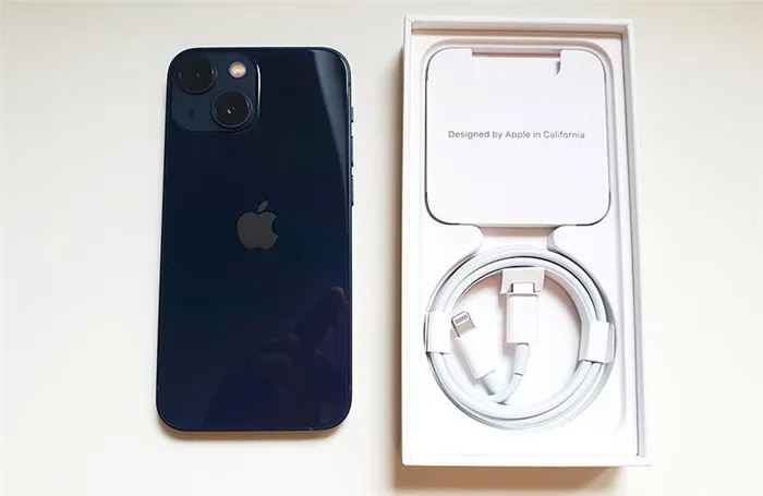 Распаковка Apple iPhone 13 mini и комплектация