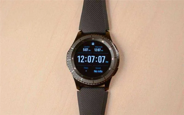 спортивные часы Samsung Gear S3