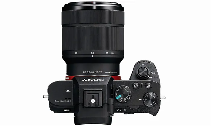 Sony Alpha 7 II: камера оснащена режимами P, S, A, M и десятью сюжетными программами съемки, а также горячим башмаком.