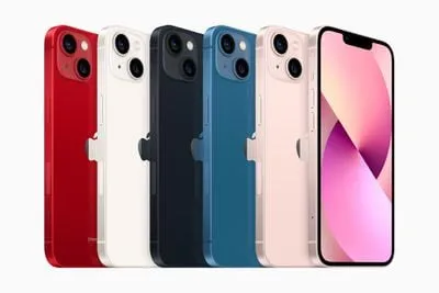 ‌IPhone 13‌ в цветах PRODUCT (RED), Starlight, Midnight, Blue и Pink
