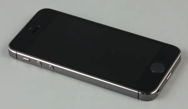 Фронтальная сторона iPhone 5s