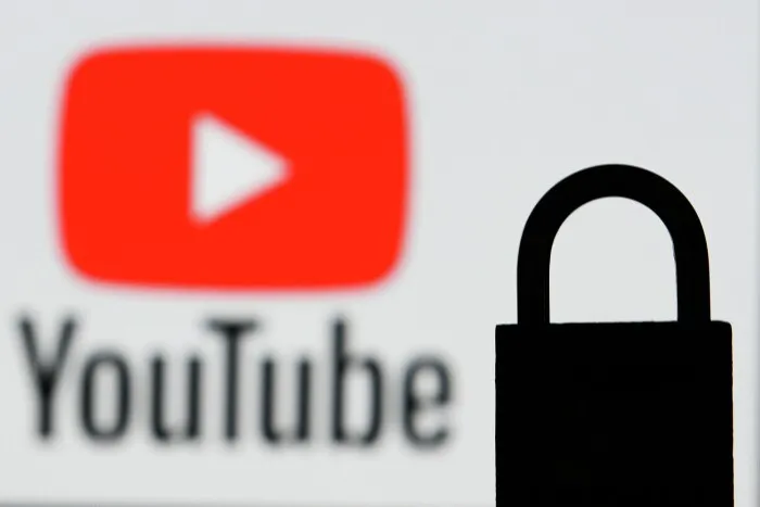 Российские информационные агентства опровергли информацию о решении заблокировать YouTube в России.