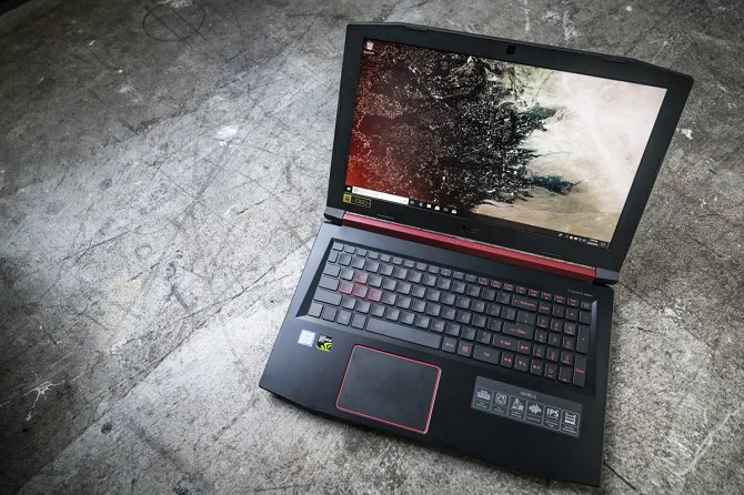 Ноутбук на GeForce с оптимальными настройками воспроизведения Max-Q в GeForceExperience в Red Dead Redemption 2.