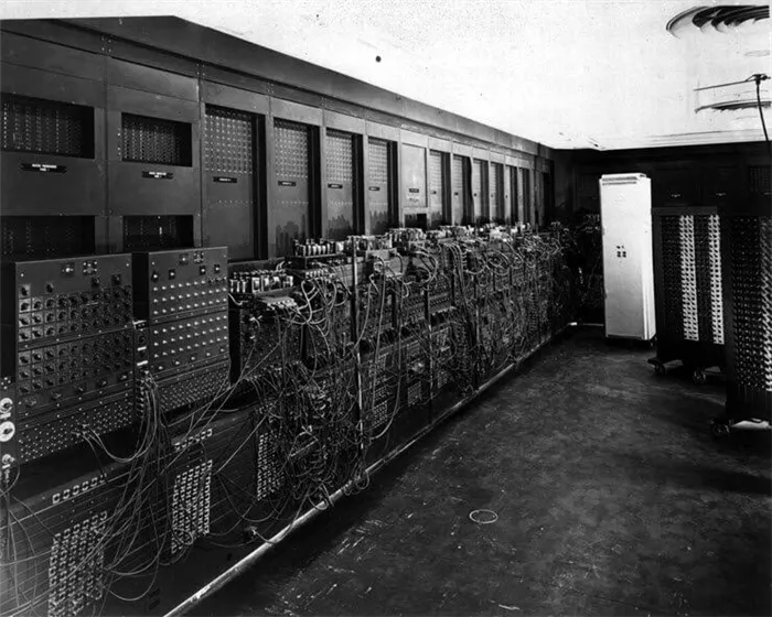 самый первый компьютер в мире eniac 1946 г фото