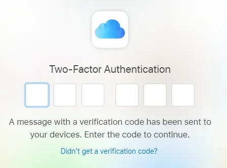 Двухфакторная аутентификация iCloud Введите код подтверждения