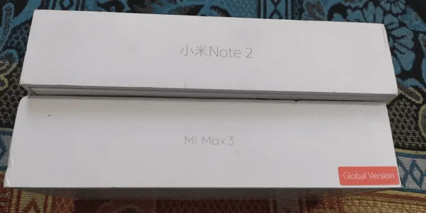 Коробка упаковки смартфона Сяоми с прошивкой Global Version