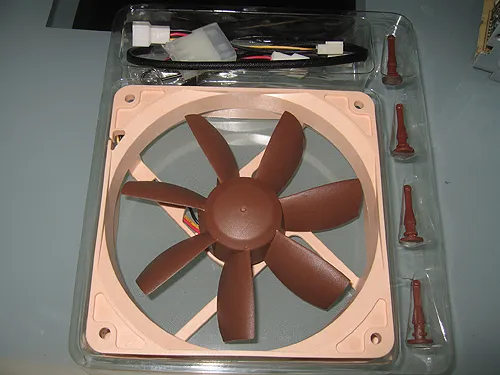 Общий вид вентилятора Noctua NF-S12-800